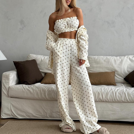 Pyjama femme en coton à cœurs – Haut bustier et pantalon.
